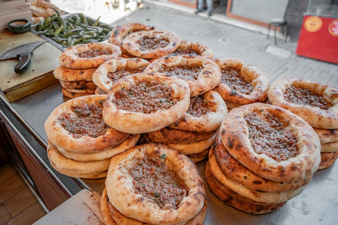 Taş fırından çıkmış pideler